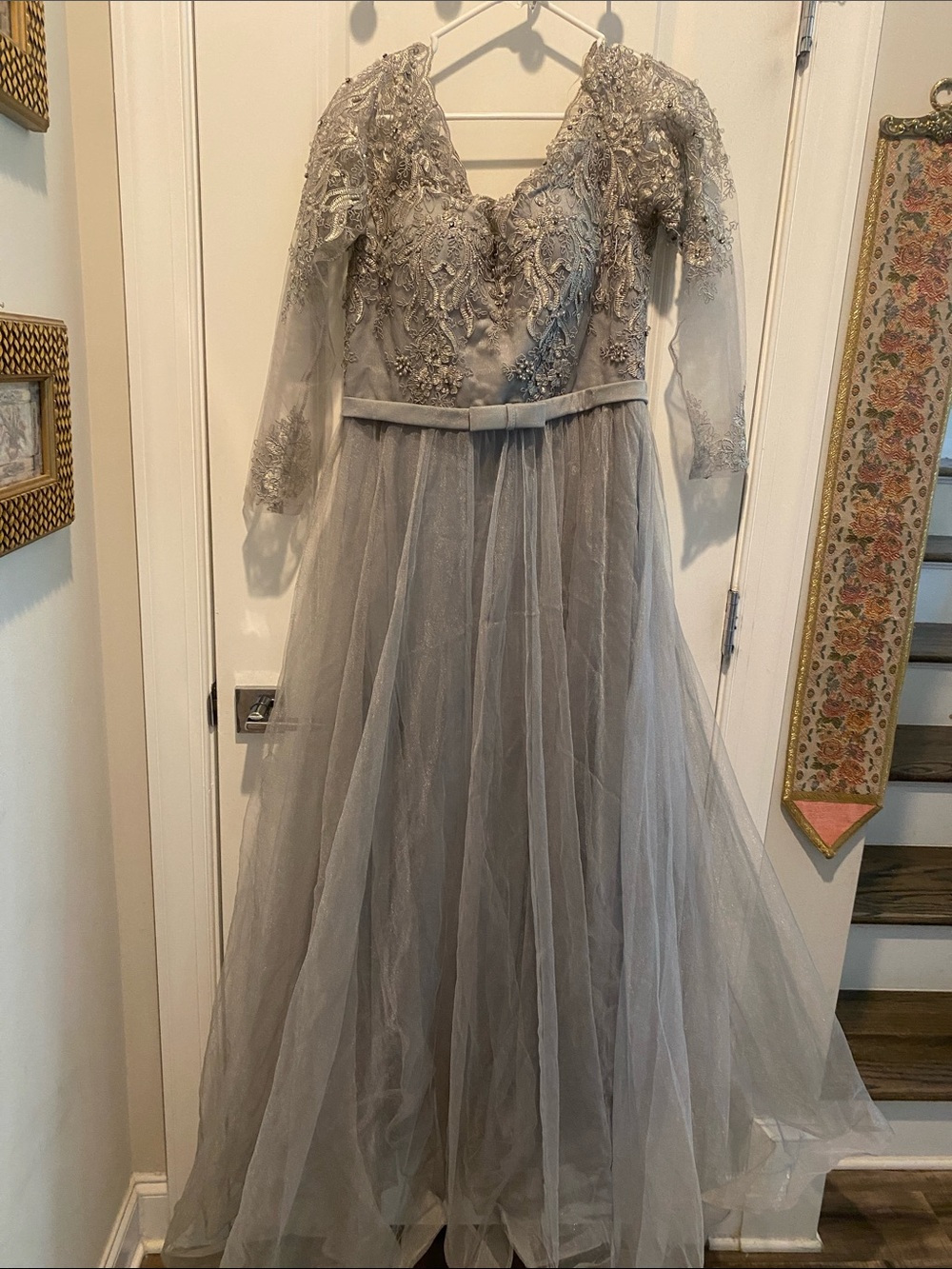 Elegant Silver-Gray Embroidered Long Sleeve Prom Dress